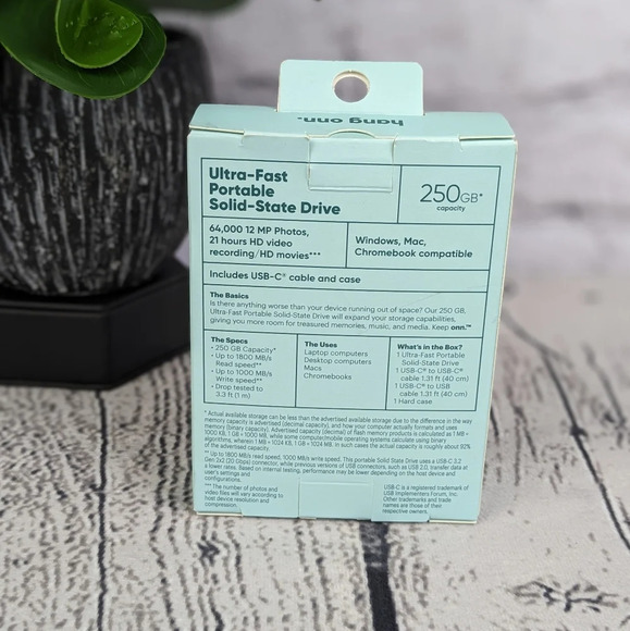 Onn portable solid state drive 250GB ultra fast - Picture 2 of 5